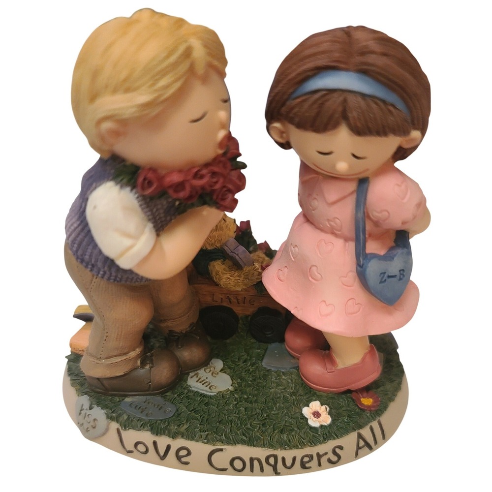 Pavilion Gift Co Zingle-Berry Love Conquers All Figurine 1027 Chuck & Daisy 1998